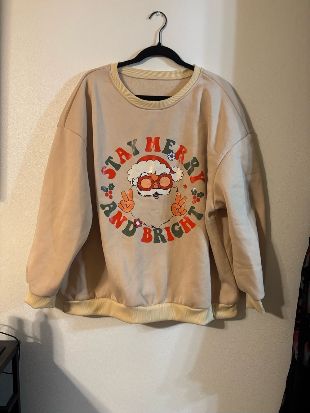 SHEIN Cream Holiday Graphic Crewneck Sweatshirt
